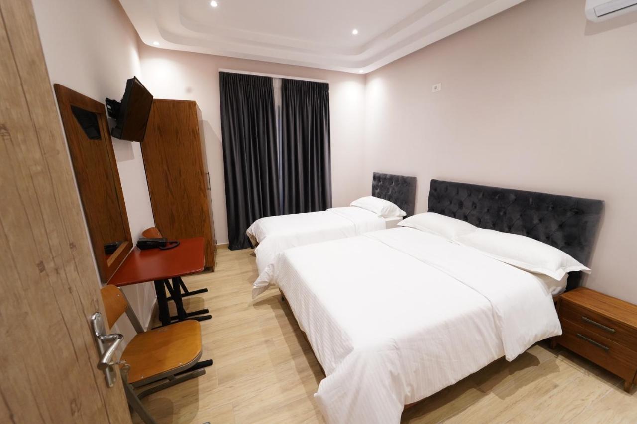 Sr99 Hotel تيرانا المظهر الخارجي الصورة