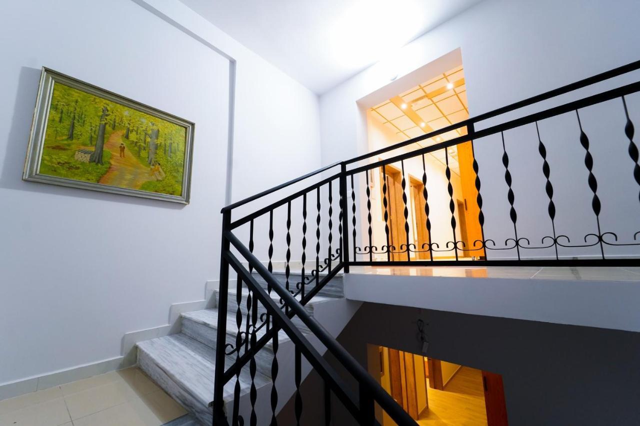 Sr99 Hotel تيرانا المظهر الخارجي الصورة