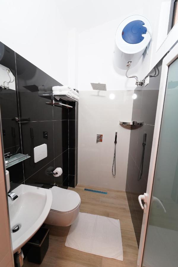 Sr99 Hotel تيرانا المظهر الخارجي الصورة