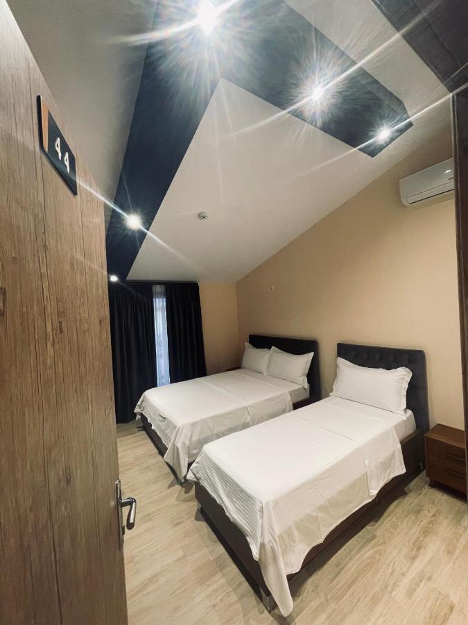 Sr99 Hotel تيرانا المظهر الخارجي الصورة